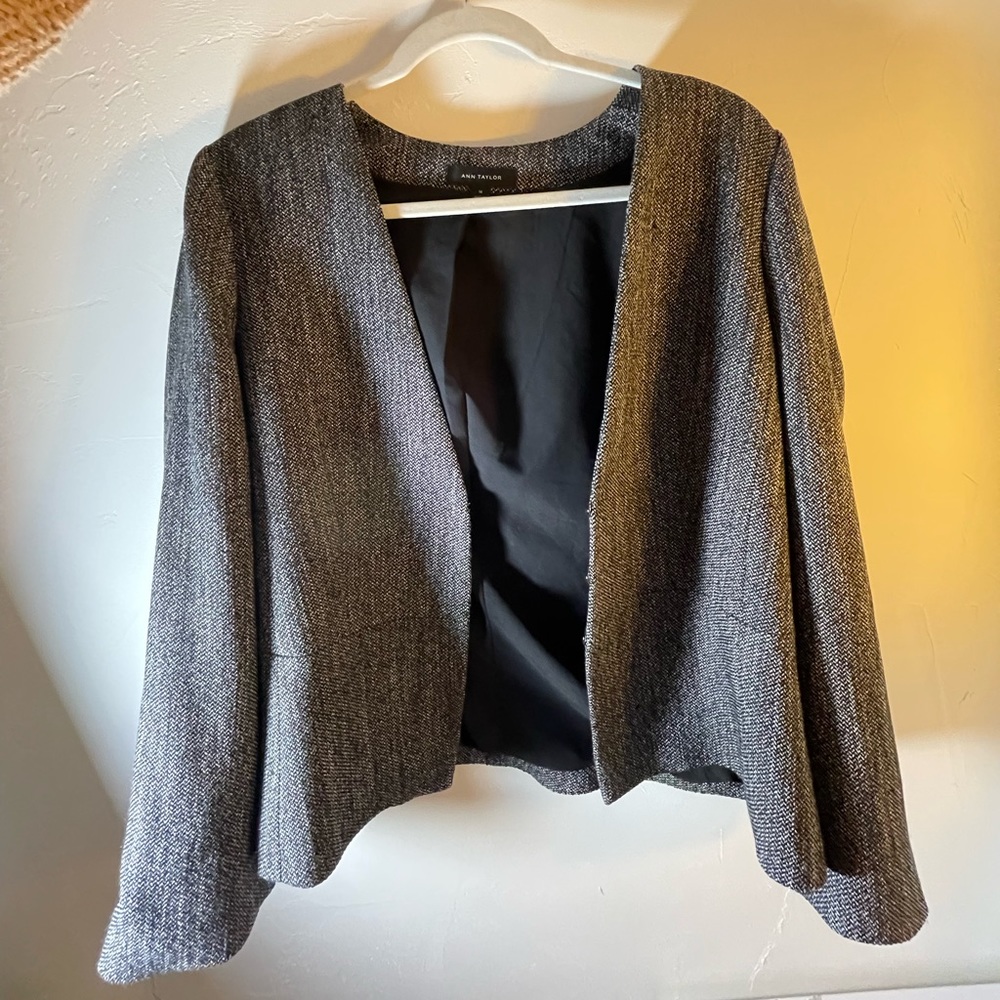 Ann Taylor Gray Blazer with hook enclosure